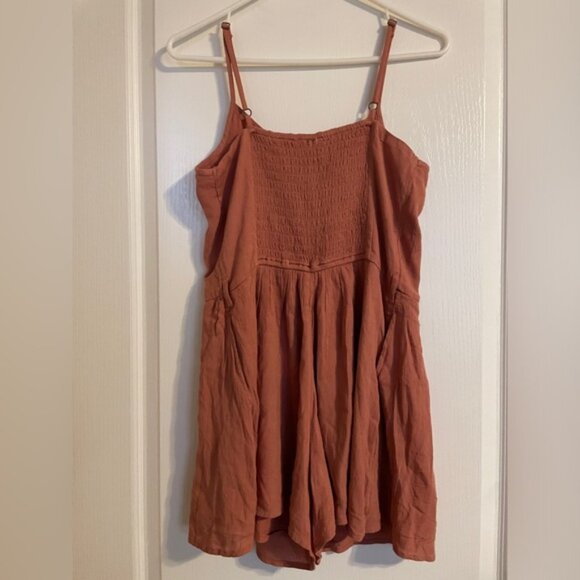 Abercrombie Kids Dusty Pink Sleeveless Romper Smocked Back 15/16 Preppy Vacation - Picture 2 of 5